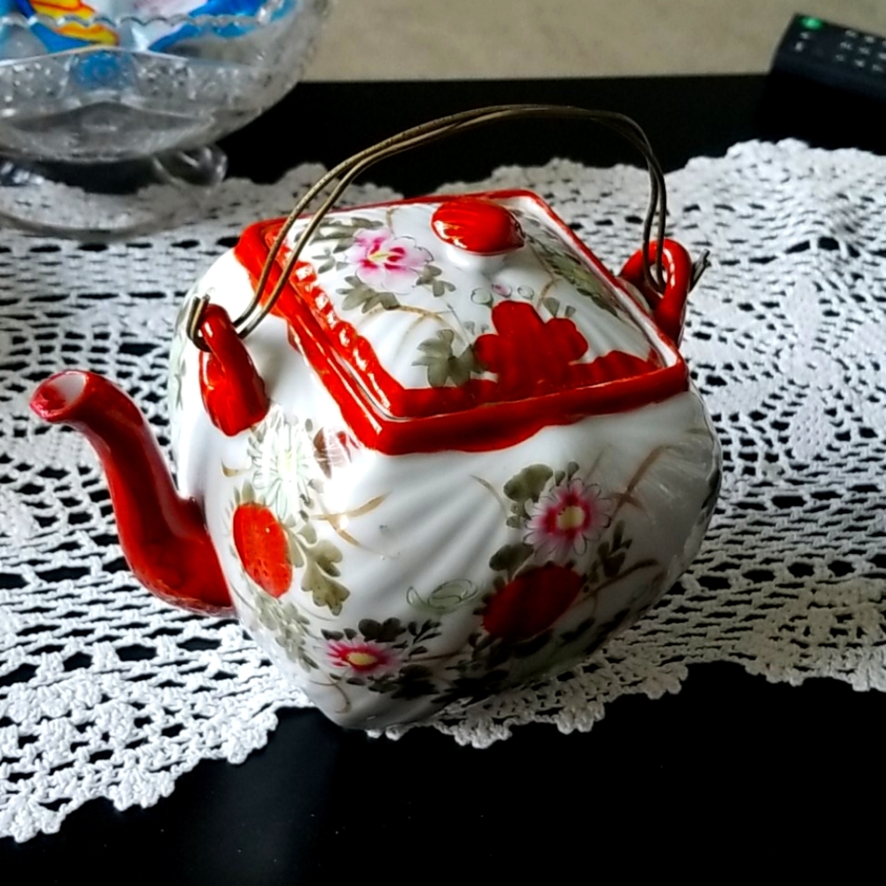 Asian Teapot early 20th Century